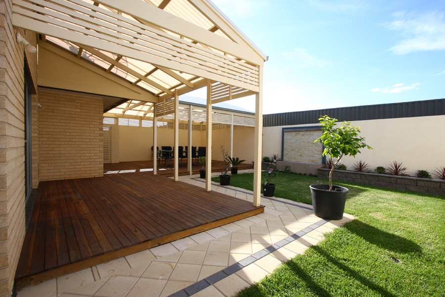 014-softwoods-timber-decking-feng-shui-harmony