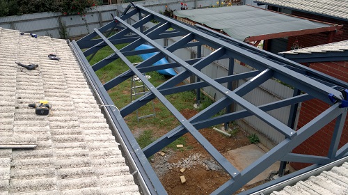 Purlins in place from above. Framework completed. 