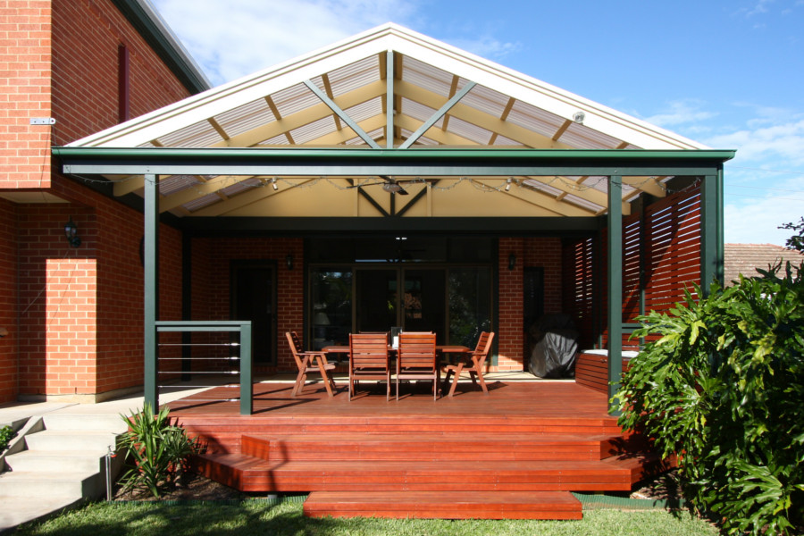softwoods-057-timber-stained-pine-decking-pergola