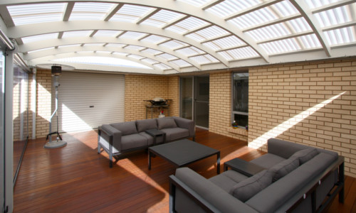 softwoods-059-timber-pergola-polycarbonate-curved-roofing-02